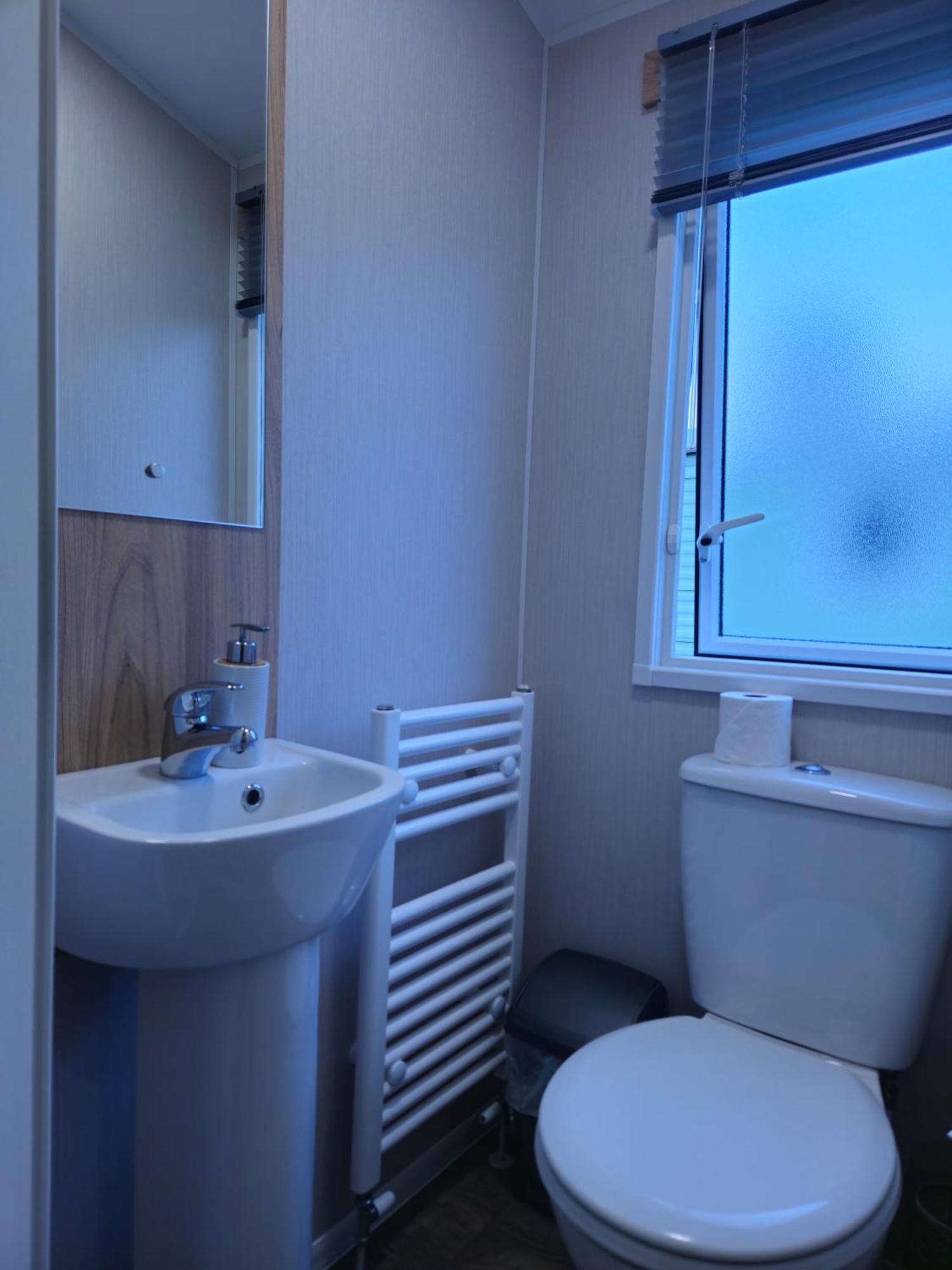 Ultimate Serene Getaway East Mersea ภายนอก รูปภาพ